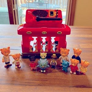 Daniel Tiger musical trolley and his friends. GUC.
